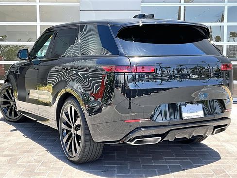New 2026 Land Rover Range Rover Sport Dynamic SE AWD/4WD image 3