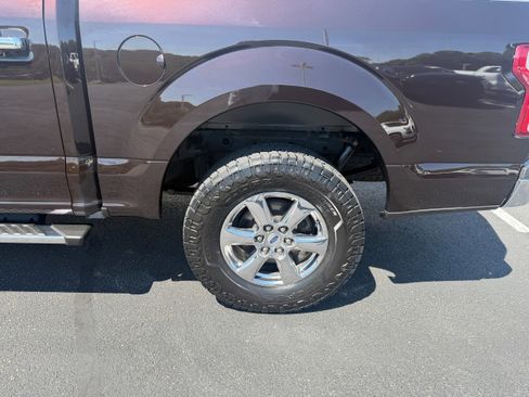 Used 2019 Ford F150 XLT w/ Equipment Group 302A Luxury AWD/4WD image 10