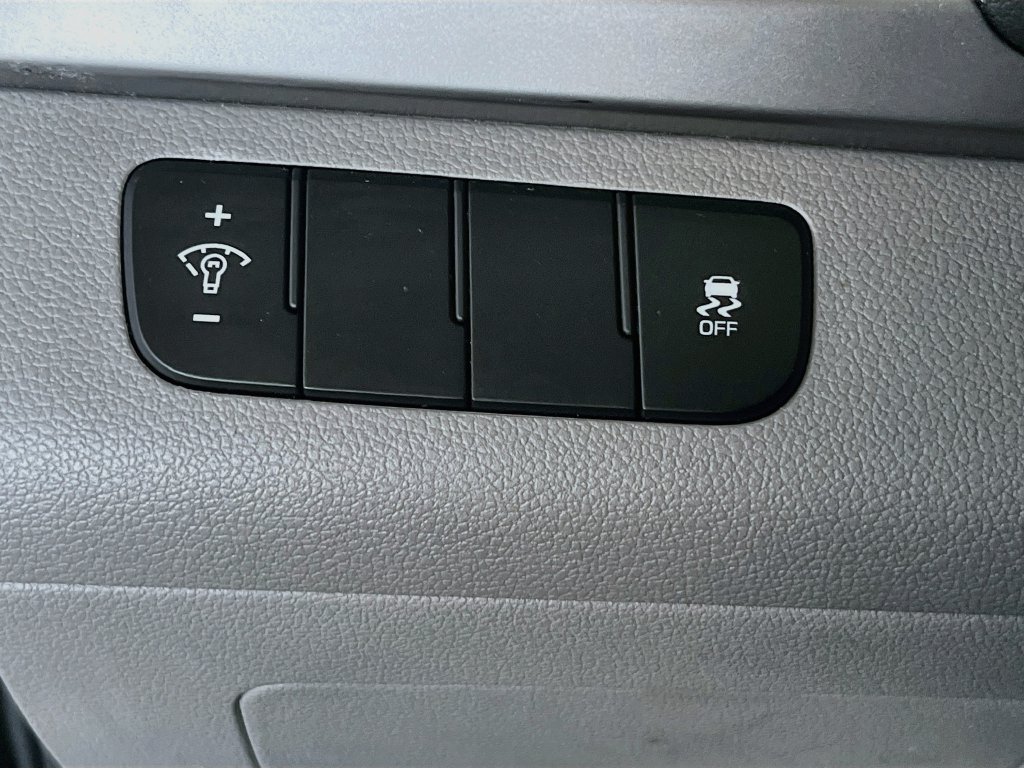 Used 2018 Hyundai Elantra SE w/ Cargo Package FWD image 10