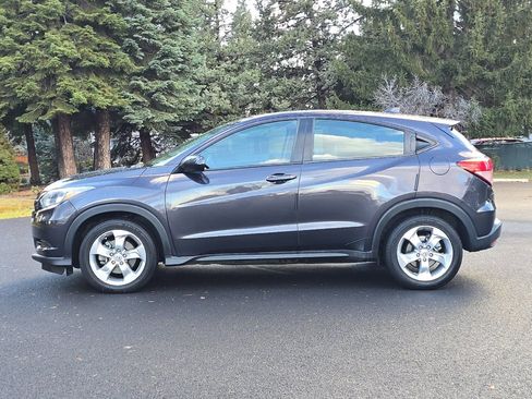 Used 2016 Honda HR-V LX image 8