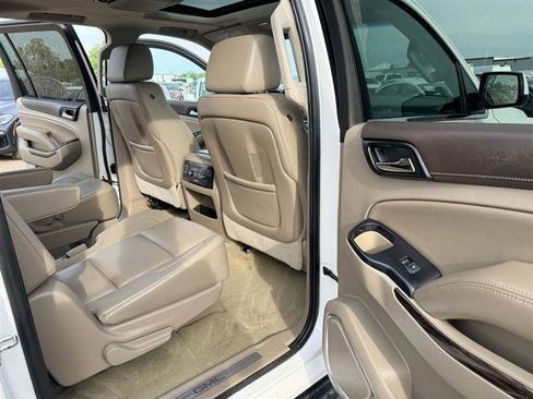 Used 2016 GMC Yukon XL SLT w/ Open Road Package AWD/4WD image 15