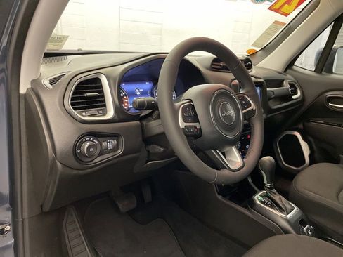 Certified 2021 Jeep Renegade Latitude AWD/4WD image 19