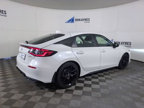 Used 2023 Honda Civic Sport image 5
