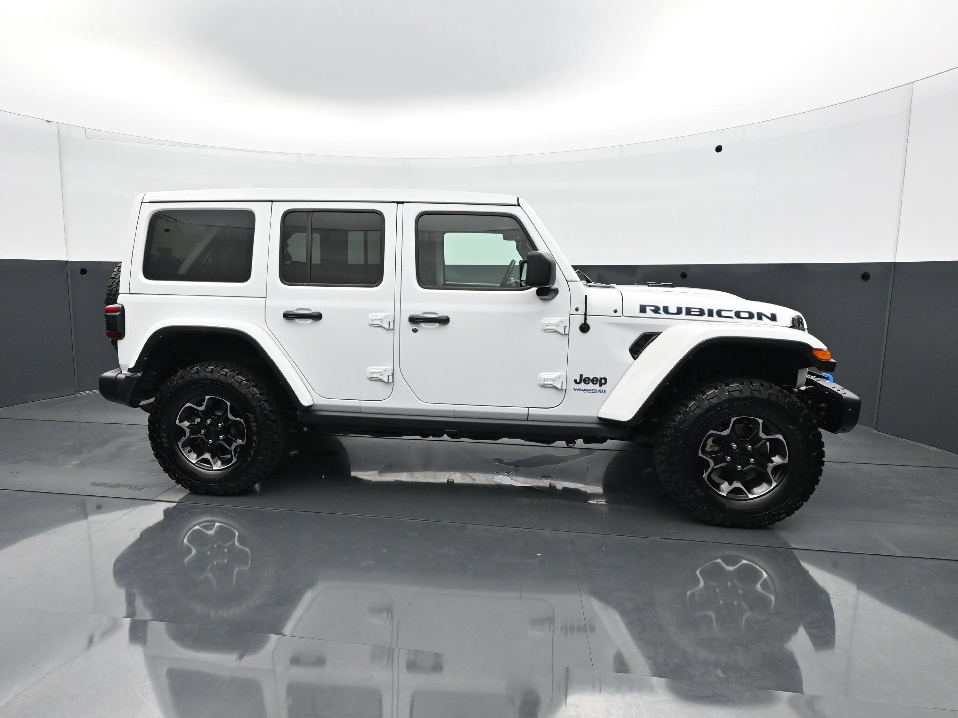 Used 2021 Jeep Wrangler Unlimited Rubicon 4xe w/ Steel Bumper Group AWD/4WD image 8