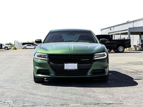 Used 2020 Dodge Charger SXT w/ Blacktop Package RWD image 3