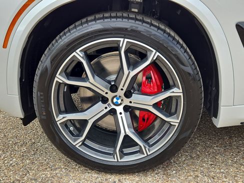 New 2026 BMW X5 xDrive40i w/ M Sport Package AWD/4WD image 11