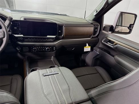 New 2026 Chevrolet Silverado 3500 High Country w/ High Country Premium Package AWD/4WD image 19