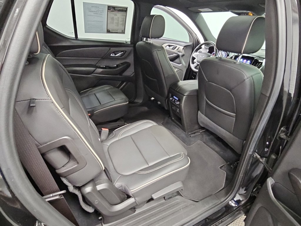 Used 2023 Chevrolet Traverse Premier FWD image 41