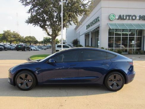 Used 2022 Tesla Model 3 Standard Range image 10
