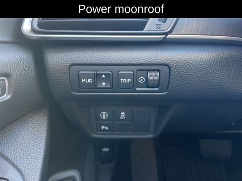 Used 2018 Honda Accord Touring image 10