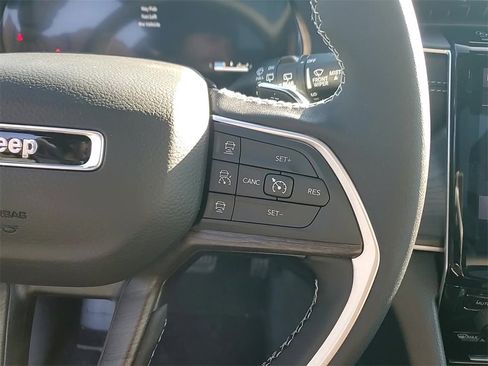 New 2025 Jeep Grand Cherokee Limited image 14