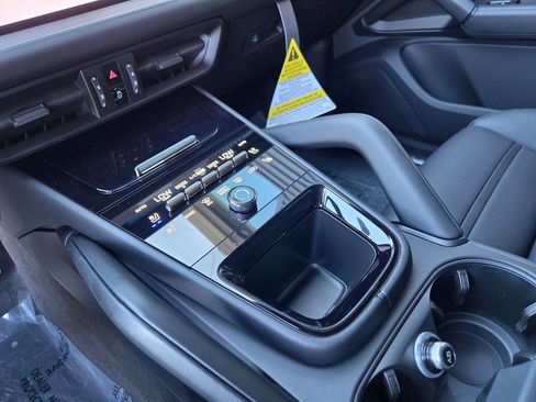 New 2025 Porsche Cayenne E-Hybrid Coupe image 25