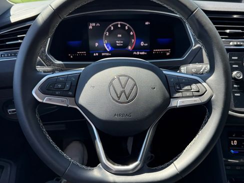 Used 2022 Volkswagen Tiguan SE AWD/4WD image 26