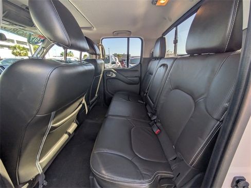 Used 2017 Nissan Frontier PRO-4X w/ Pro-4x Luxury Package image 11