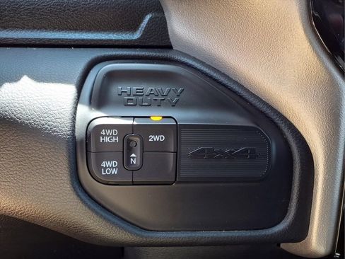 Used 2024 RAM 2500 Laramie AWD/4WD image 11