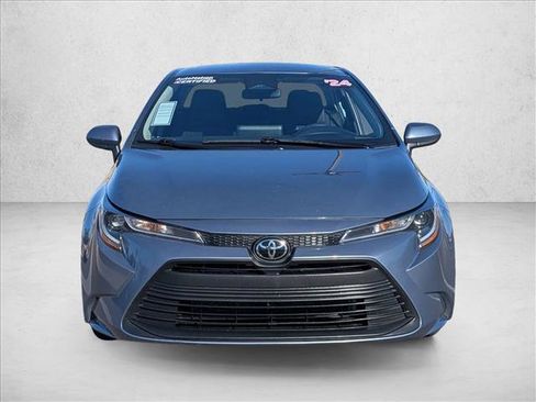 Used 2024 Toyota Corolla LE FWD image 2