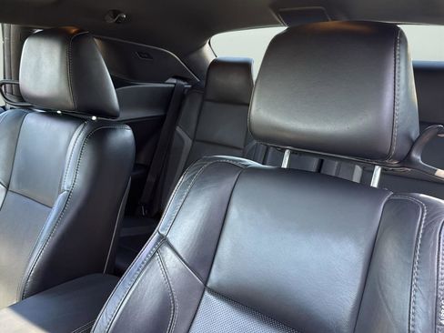 Used 2016 Dodge Challenger SXT Plus image 8