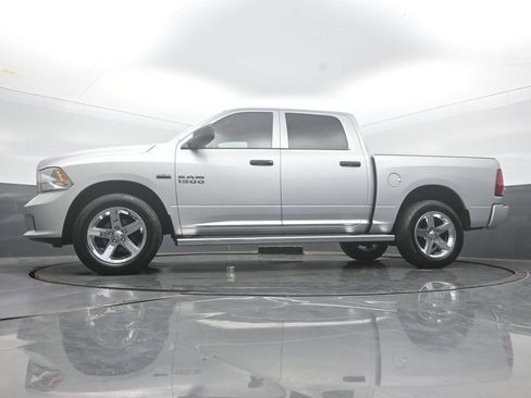 Used 2018 RAM 1500 Express w/ Express Value Package AWD/4WD image 45