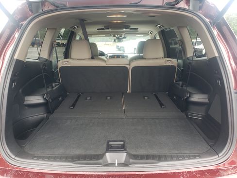 Used 2021 Honda Pilot Touring image 11