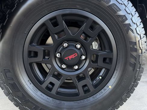 Used 2024 Toyota 4Runner TRD Off-Road Premium w/ Moonroof Package AWD/4WD image 9