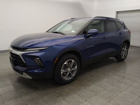 Used 2023 Chevrolet Blazer LT w/ Convenience Package FWD image 2
