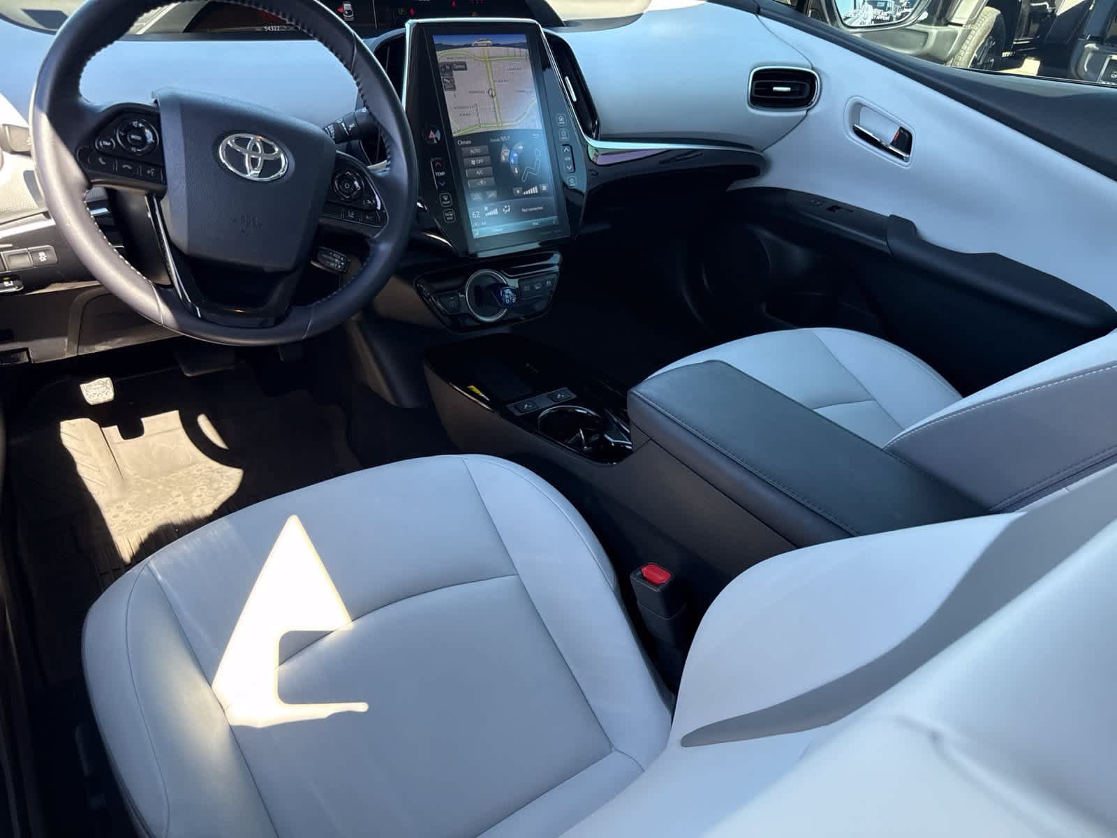 Used 2022 Toyota Prius Prime XLE FWD image 25