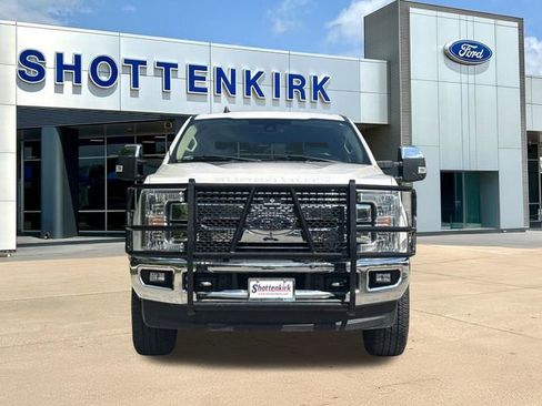 Used 2019 Ford F250 Lariat w/ Lariat Ultimate Package AWD/4WD image 2