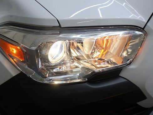 Used 2022 Toyota Tacoma SR image 24