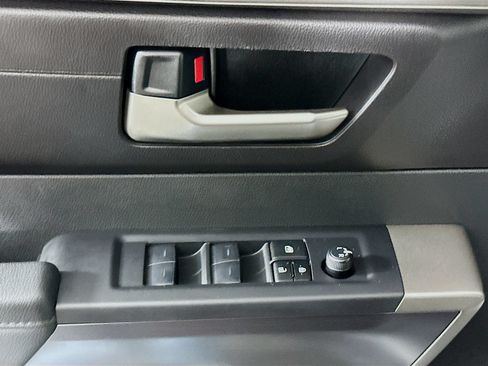 Used 2025 Toyota Tundra SR5 w/ SR5 Convenience Package AWD/4WD image 18