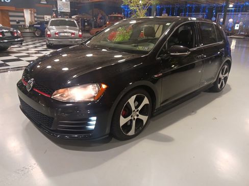 Used 2015 Volkswagen GTI SE FWD image 4