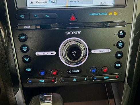Used 2018 Ford Explorer Limited w/ Equipment Group 301A FWD image 24