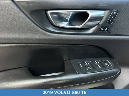 Used 2019 Volvo S60 T5 Momentum w/ Premium Package FWD image 12