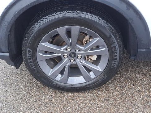 Used 2023 Ford Explorer XLT w/ Equipment Group 202A image 9