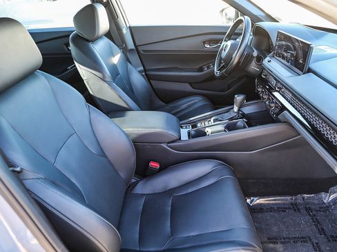 Used 2023 Honda Accord Touring image 16