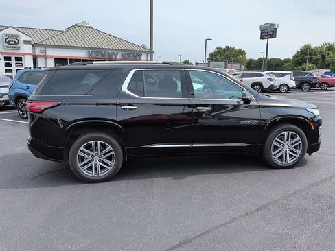 Used 2023 Chevrolet Traverse High Country w/ LPO, Floor Liner Package AWD/4WD image 8