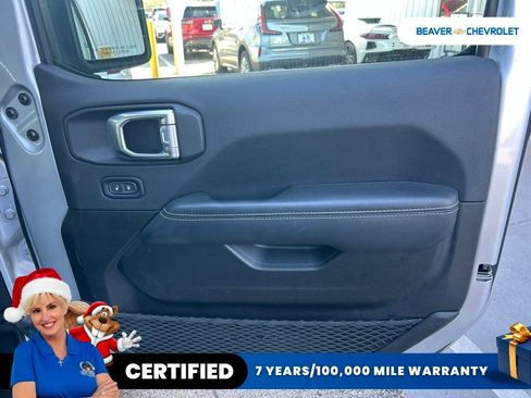 Used 2023 Jeep Gladiator Overland image 11