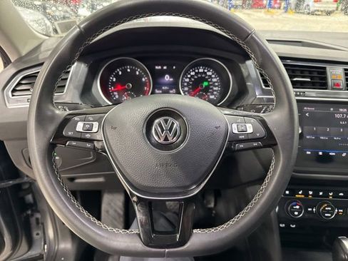Certified 2021 Volkswagen Tiguan SE w/ Panoramic Sunroof Package image 12