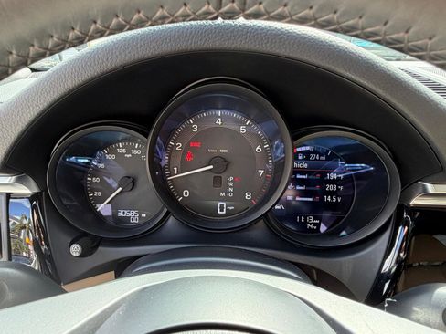 Used 2022 Porsche Macan AWD/4WD image 33