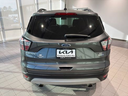 Used 2018 Ford Escape SE image 4