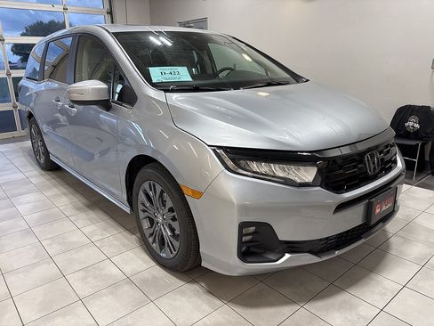 New 2026 Honda Odyssey Touring image 5
