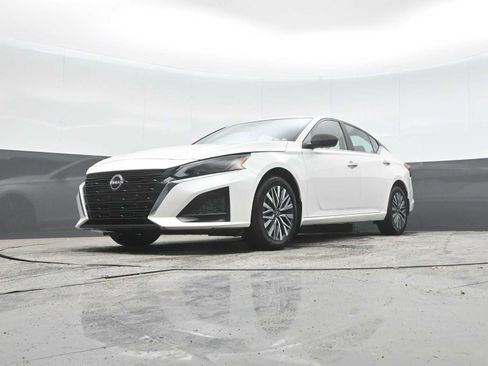 Used 2023 Nissan Altima 2.5 SV AWD/4WD image 26