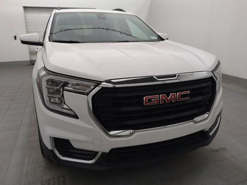 Used 2024 GMC Terrain SLE w/ Driver Convenience Package FWD image 14