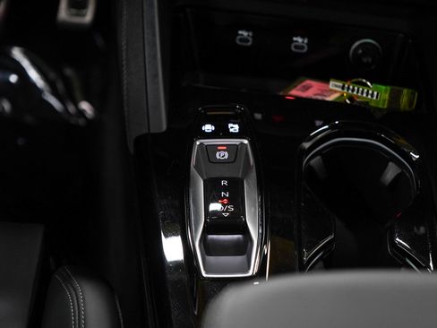 Used 2025 Audi SQ5 Prestige AWD/4WD image 21