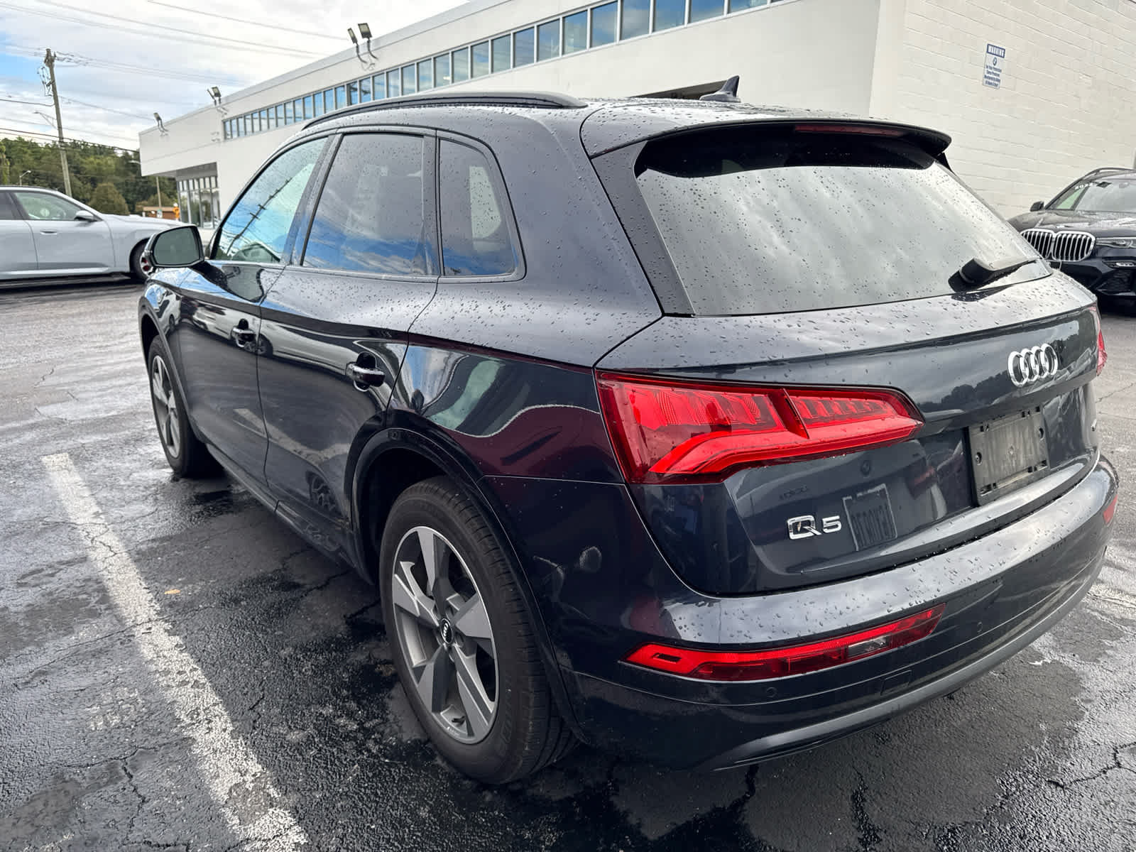 Used 2020 Audi Q5 2.0T Premium w/ Titanium Sport Package AWD/4WD image 5