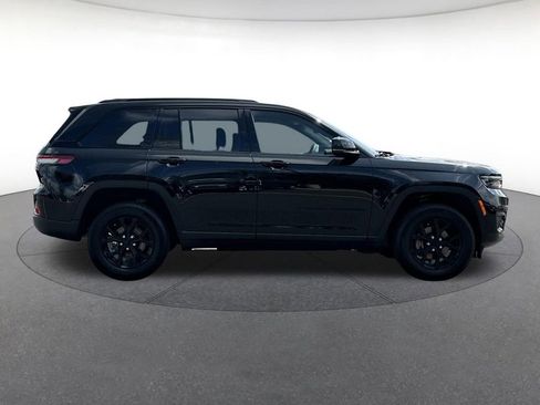 Certified 2025 Jeep Grand Cherokee Altitude AWD/4WD image 7