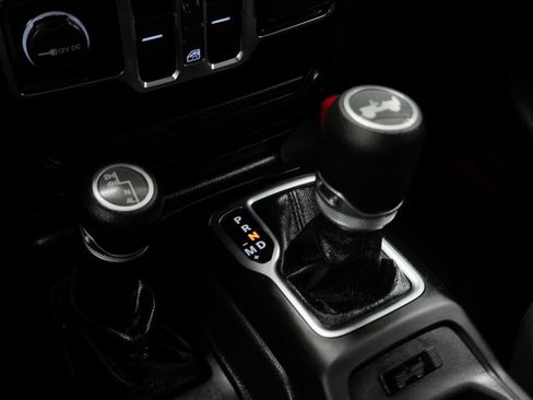 Certified 2021 Jeep Wrangler Unlimited Sport image 32