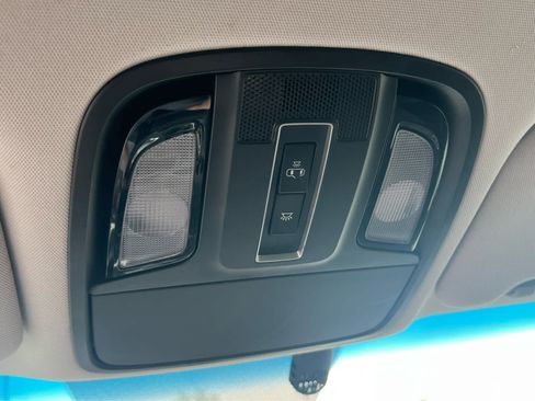 Used 2019 Kia Sorento LX image 38