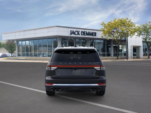 New 2026 Lincoln Aviator AWD image 5
