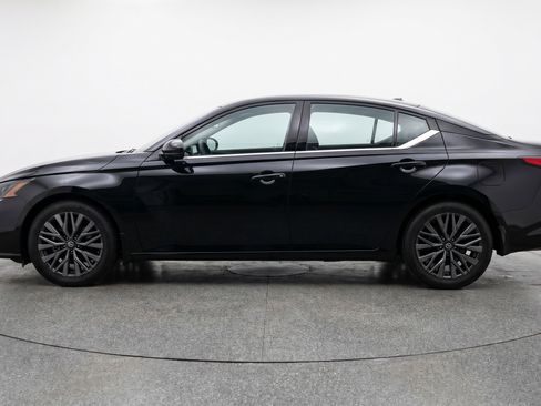 Used 2025 Nissan Altima 2.5 SV FWD image 5