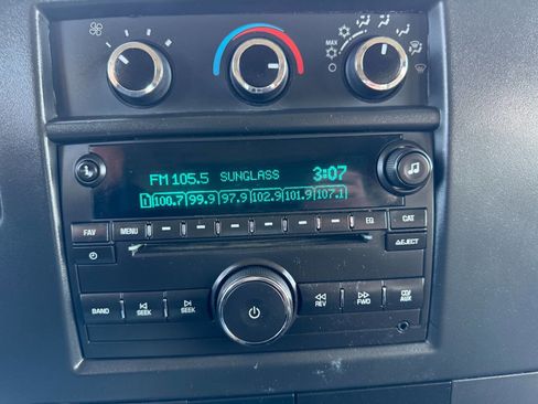 Used 2017 Chevrolet Express 2500 LS image 32